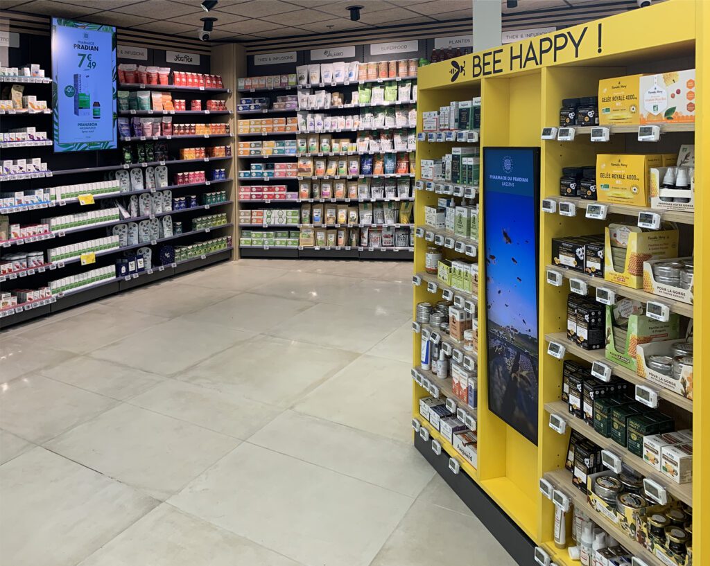 Mobilier mural pour agencement pharmacie