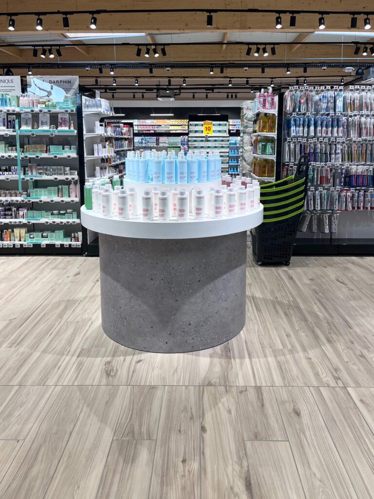 Mobilier Podium pharmacie