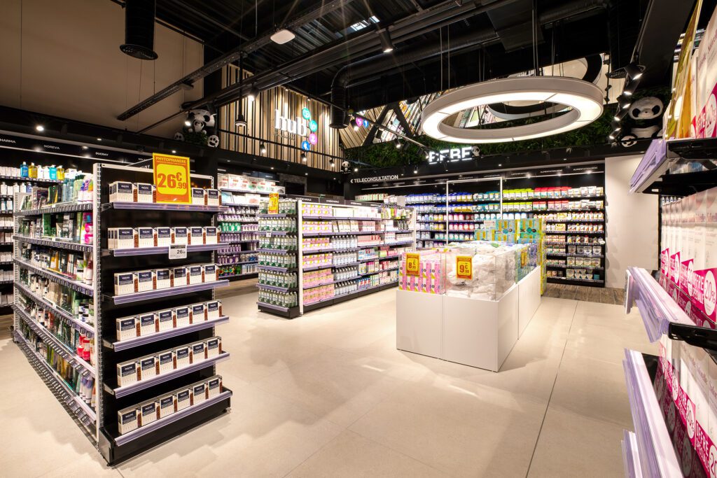 Mobilier spécifique pharmacie - Agencement pharmacie de Flins par Proexpace