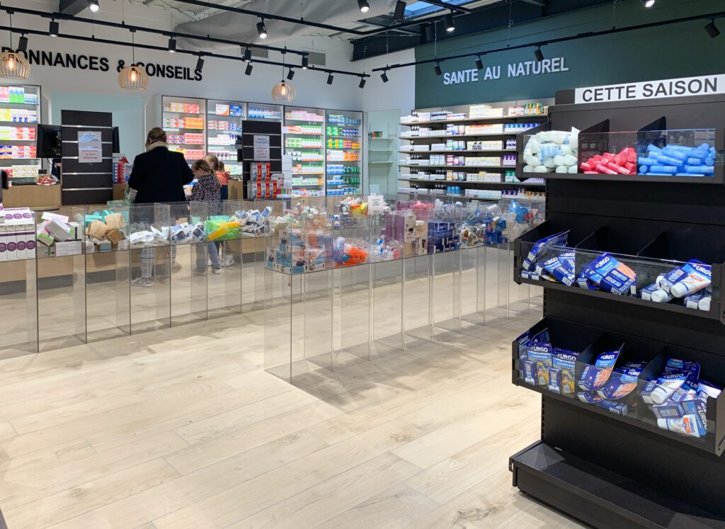 Guide file dans la pharmacie de Mercurol. Gestion par systeme de Plexibox. Agenceur spécialiste Proexpace