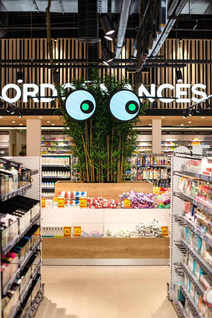 Podium avec bac plexi - Meuble marqueur pharmacie Flins