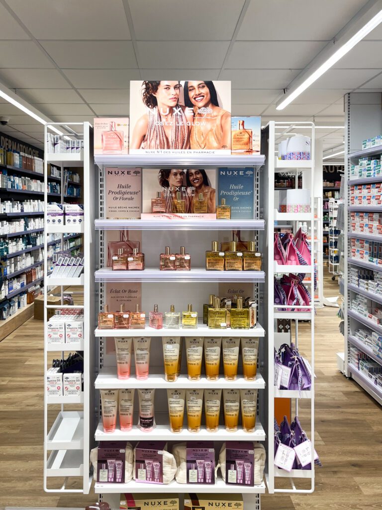 Cross marketing - Tete de gondole métal - Mise en avant produits pharmacie