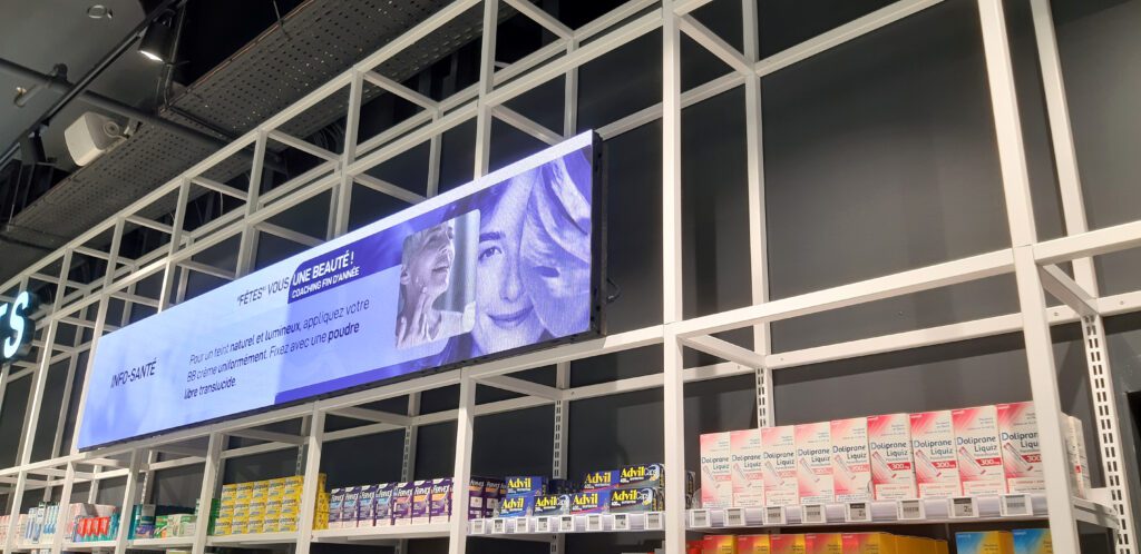 Mural OTC en acier Mobilier tubulaire Proexpace - Transfert pharmacie Creteil Soleil