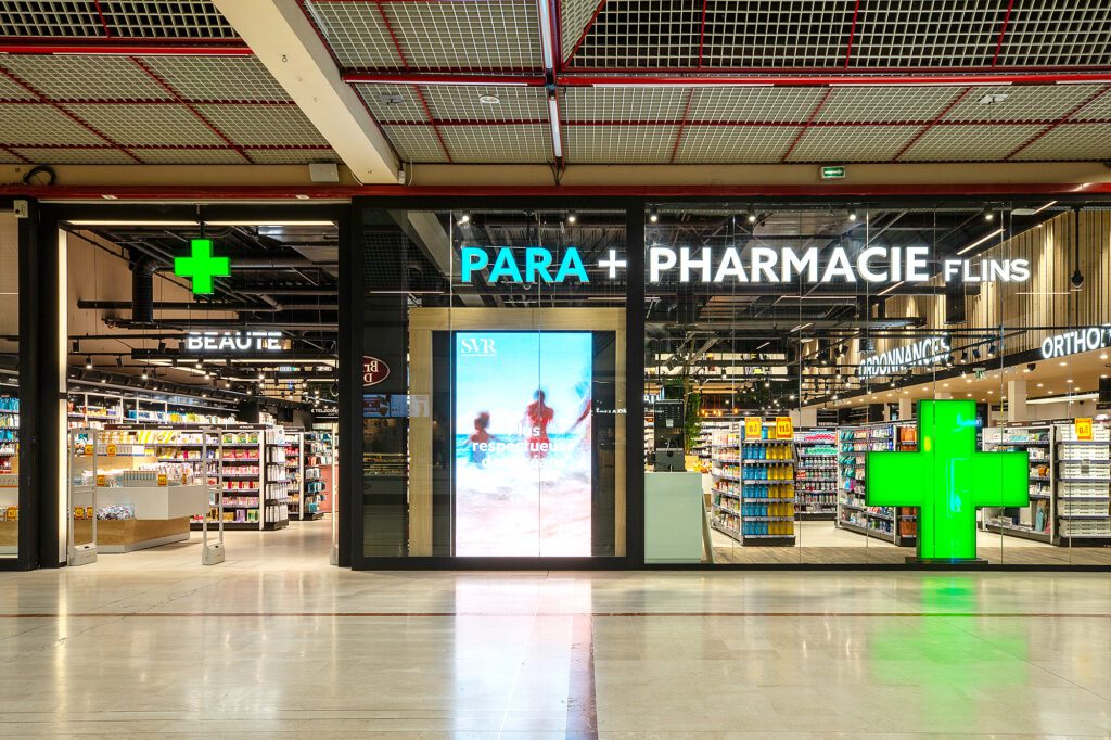 Vue exterieure pharmacie Flins