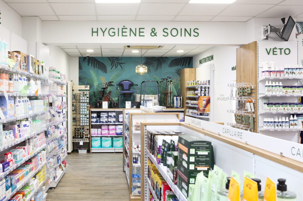 Vue intérieure agencement de la pharmacie à St Andiol